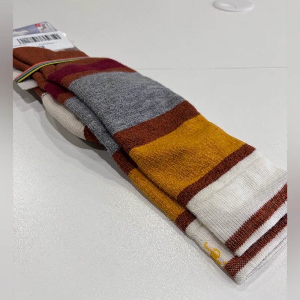 SmartWool Women's XL Targeted Cushion Snowboard Socks Merino Wool Red Yellow NWT - Picture 2 of 8